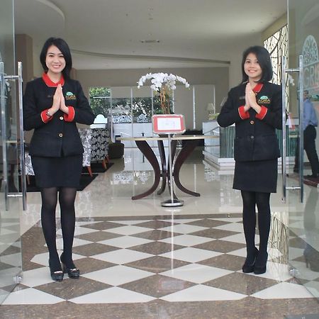 Agria Hotel Богор Екстер'єр фото