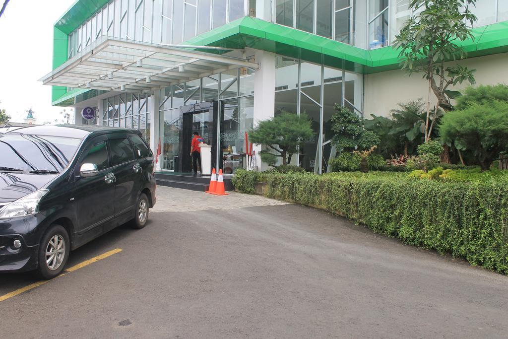 Agria Hotel Богор Екстер'єр фото