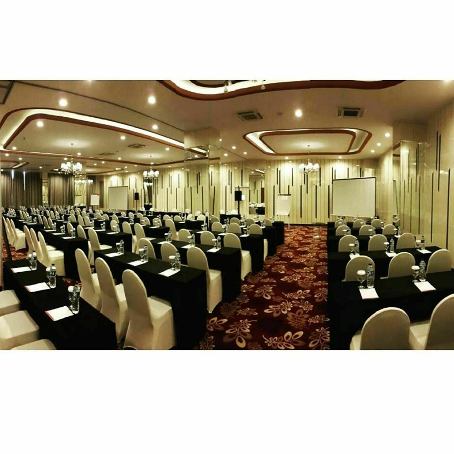 Agria Hotel Богор Екстер'єр фото